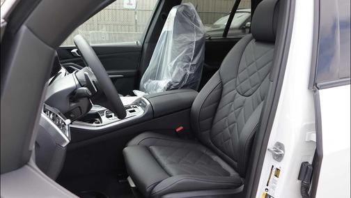 Alpine White 2026 BMW X5 PHEV xDrive50e