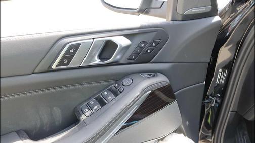 Black Sapphire Metallic 2026 BMW X5 xDrive40i