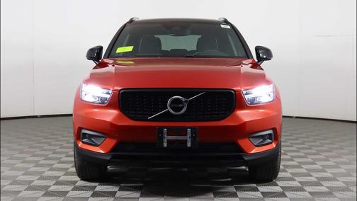 Fusion Red Metallic 2021 Volvo XC40 T5 R-Design