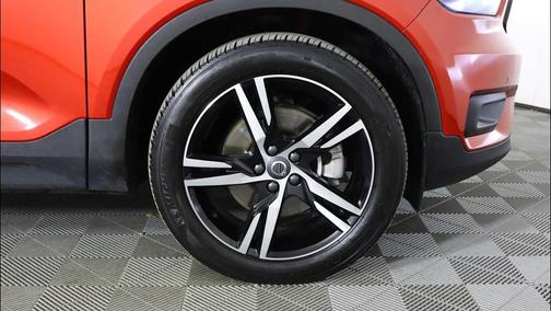 Fusion Red Metallic 2021 Volvo XC40 T5 R-Design
