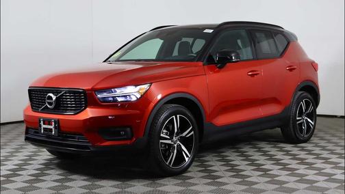 Fusion Red Metallic 2021 Volvo XC40 T5 R-Design