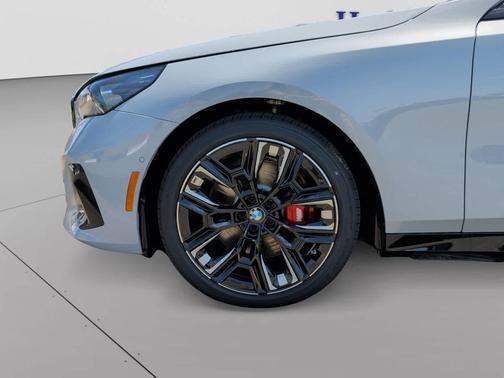 Brooklyn Grey Metallic 2026 BMW i5 M60