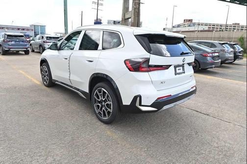 Mineral White Metallic 2026 BMW X1 xDrive28i