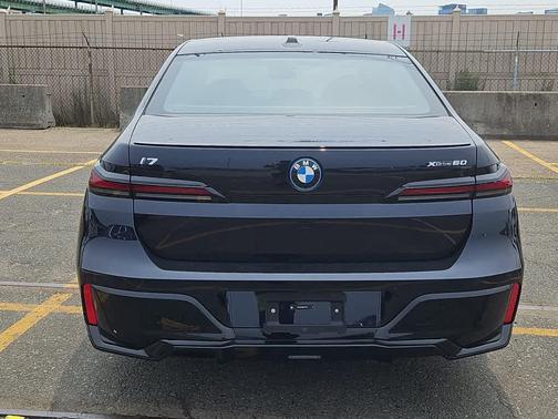 2025 BMW i7 xDrive60