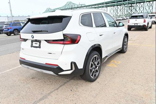 Alpine White 2026 BMW X1 xDrive28i