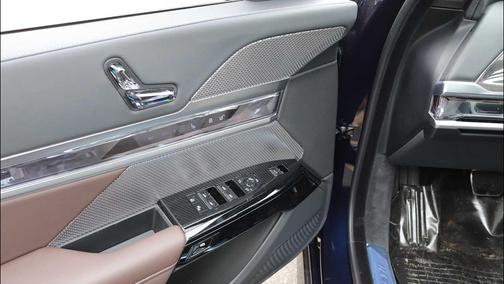 Tanzanite Blue II Metallic 2026 BMW 760 xDrive