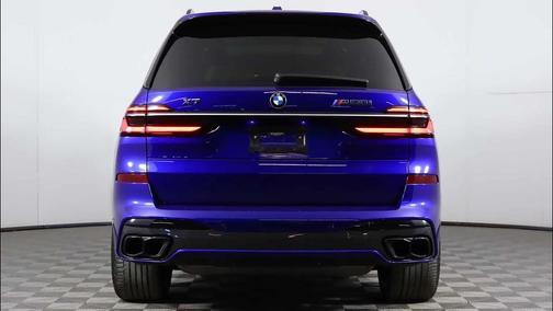 2023 BMW X7 M60i