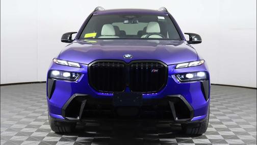 2023 BMW X7 M60i