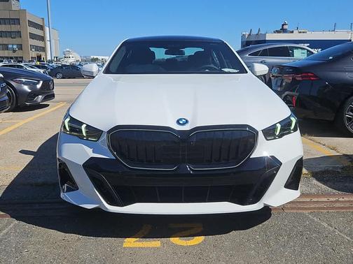 2026 BMW 550e 550e xDrive