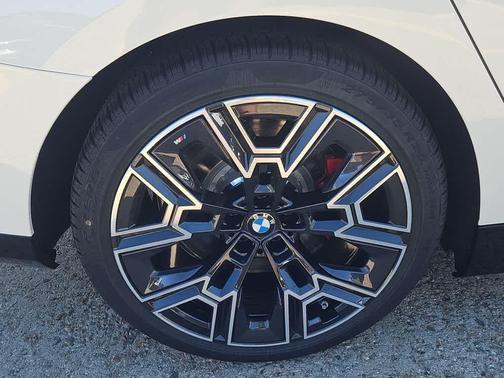 2026 BMW 550e 550e xDrive