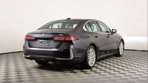 2024 BMW 530 i xDrive