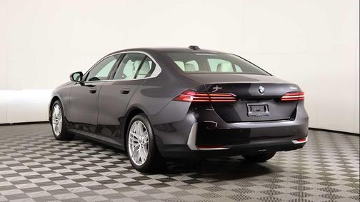 2024 BMW 530 i xDrive