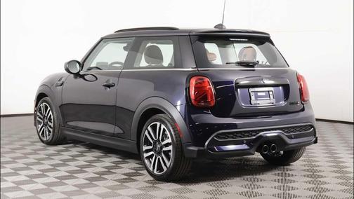 MINI Yours Enigmatic Black 2023 MINI Hardtop Cooper S