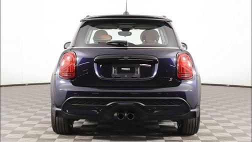 MINI Yours Enigmatic Black 2023 MINI Hardtop Cooper S