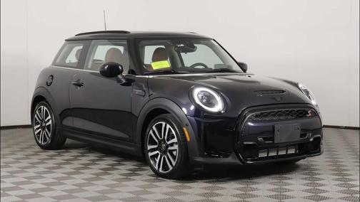 MINI Yours Enigmatic Black 2023 MINI Hardtop Cooper S