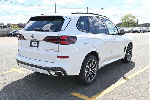Alpine White 2026 BMW X5 PHEV xDrive50e