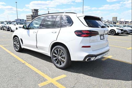 Alpine White 2026 BMW X5 PHEV xDrive50e