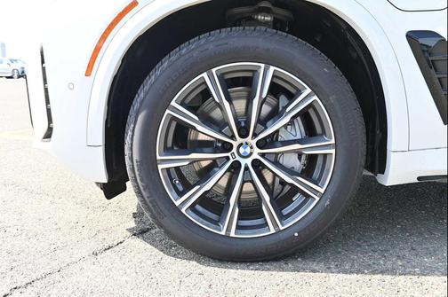 Alpine White 2026 BMW X5 PHEV xDrive50e
