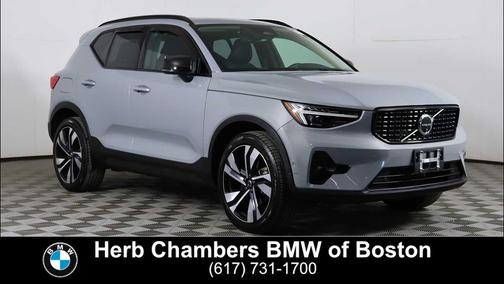 2024 Volvo XC40 B5 Plus Dark Theme