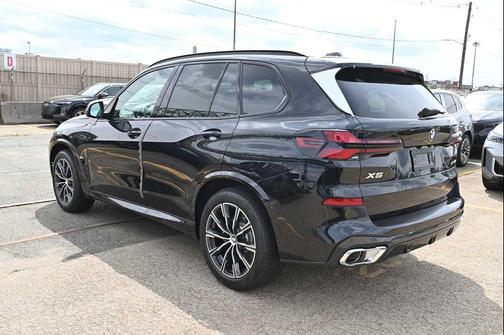 Black Sapphire Metallic 2026 BMW X5 xDrive40i