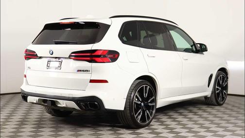 2024 BMW X5 M60i