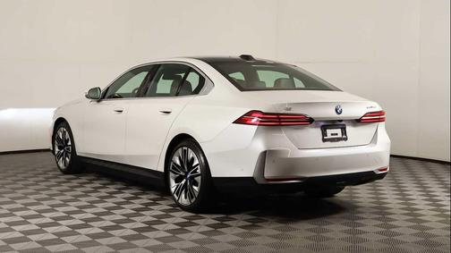 2024 BMW i5 eDrive40