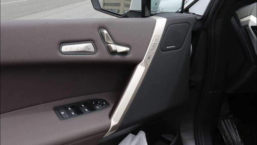 Mineral White Metallic 2026 BMW iX xDrive45