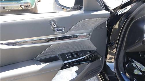 Black Sapphire Metallic 2026 BMW i7 xDrive60