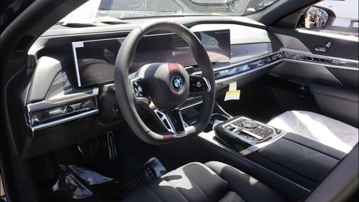 Black Sapphire Metallic 2026 BMW i7 xDrive60
