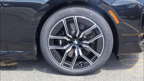 Black Sapphire Metallic 2026 BMW i7 xDrive60