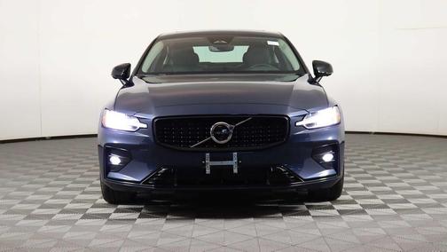 2024 Volvo S60 B5 Plus Dark Theme