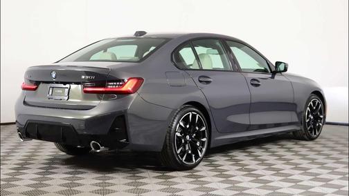 2026 BMW 330 i xDrive