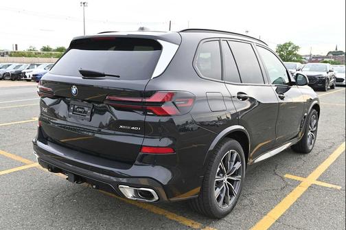 Black Sapphire Metallic 2026 BMW X5 xDrive40i
