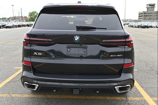Black Sapphire Metallic 2026 BMW X5 xDrive40i