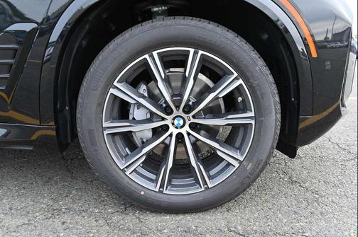 Black Sapphire Metallic 2026 BMW X5 xDrive40i