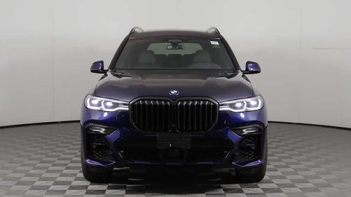 2022 BMW X7 M50i