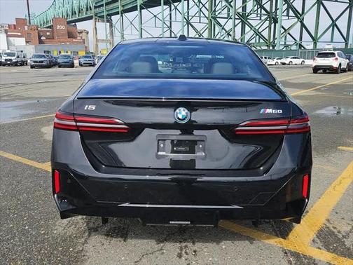 2025 BMW i5 M60