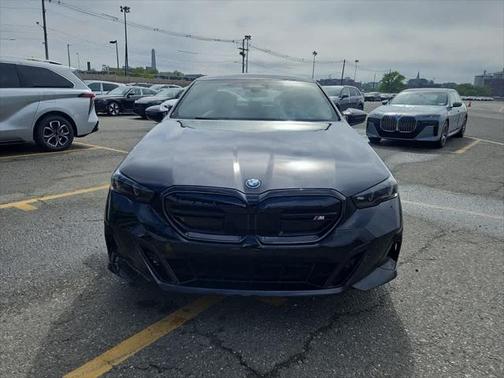 2025 BMW i5 M60