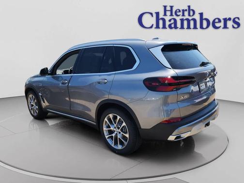 Skyscraper Grey Metallic 2026 BMW X5 xDrive40i