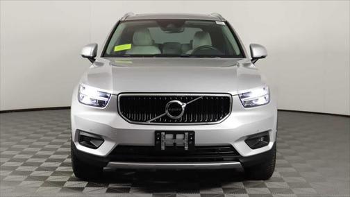 2019 Volvo XC40 T5 Momentum