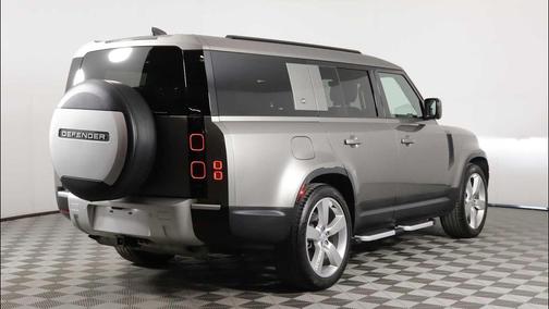 Silicon Silver Premium Metallic 2024 Land Rover Defender 130 P300 S