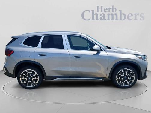 Space Silver Metallic 2026 BMW X1 xDrive28i