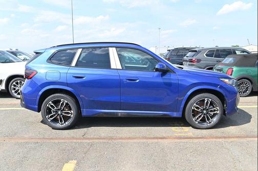 Portimao Blue Metallic 2026 BMW X1 xDrive28i