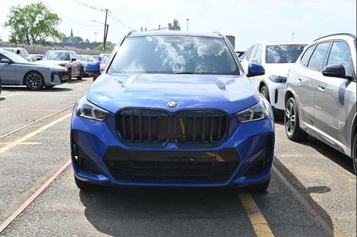 Portimao Blue Metallic 2026 BMW X1 xDrive28i