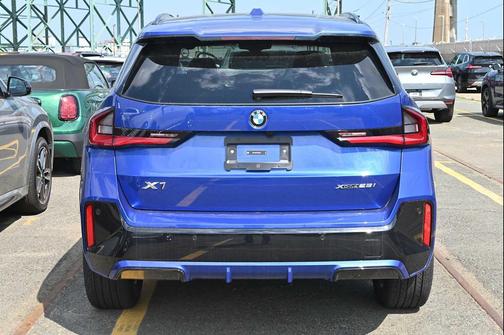 Portimao Blue Metallic 2026 BMW X1 xDrive28i