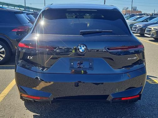 2026 BMW iX xDrive60