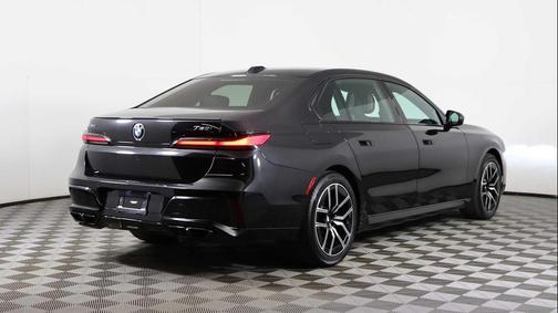 2023 BMW 760 i xDrive
