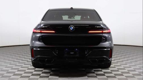 2023 BMW 760 i xDrive