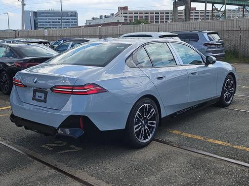 2026 BMW 530 i xDrive