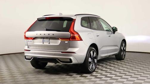 2024 Volvo XC60 Recharge Plug-In Hybrid T8 Plus Dark Theme